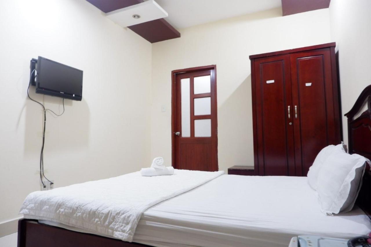 Reddoorz Tuan Viet Hotel Dinh Tien Hoang Хошимин Екстериор снимка