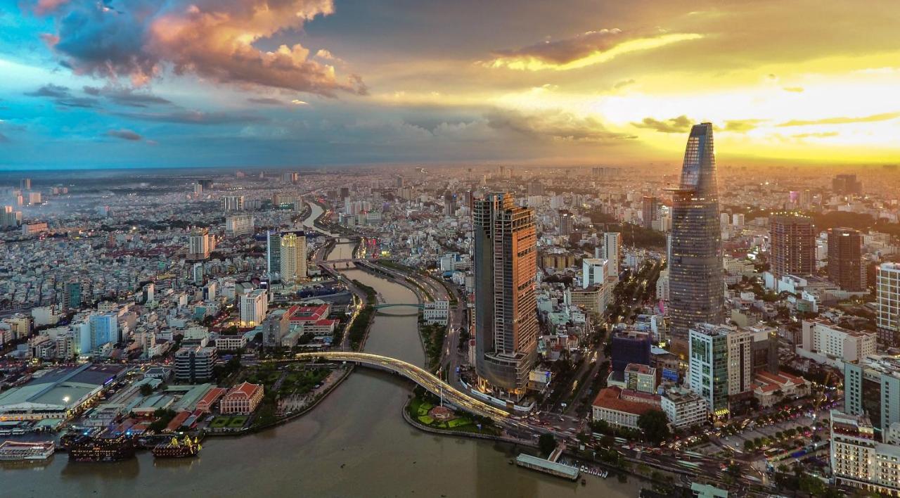 Reddoorz Tuan Viet Hotel Dinh Tien Hoang Хошимин Екстериор снимка